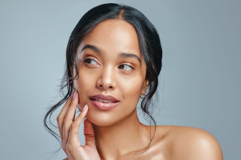 Bioadhesive cosmetic patch applied to skin for targeted delivery – Grand Ingredients