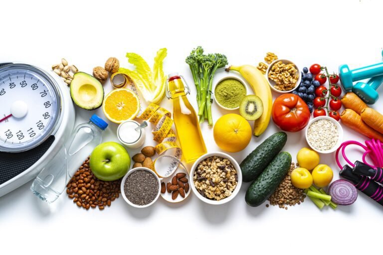 Nutricosmetics and beauty-from-within hub showing synergy of carotenoids, phycocyanin, and collagen for skin health and radiance.