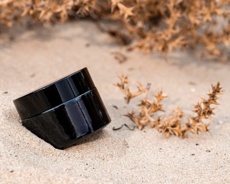 Algae Stem Cell Extracts in Skincare protecting the Laminin-511 protein.