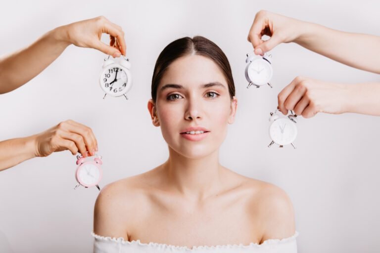 illustration showing microcapsules releasing active ingredients gradually over time