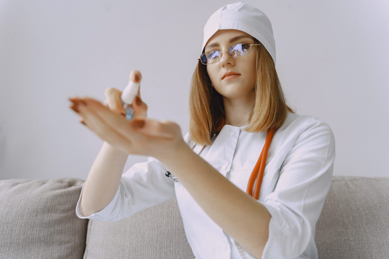 scientific diagram showing osmotic gradients pulling active ingredients from encapsulated spheres into skin layers