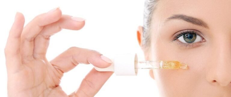 Botanical oil texture illustrating oxidation behavior, lipid degradation risk, and stability considerations in cosmetic formulations