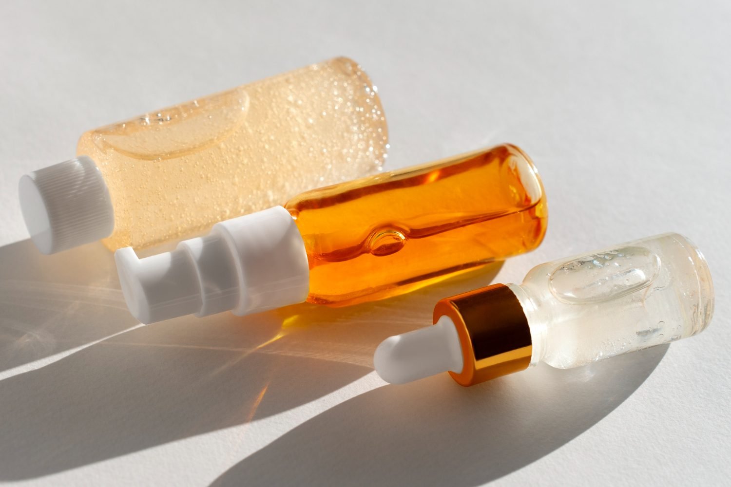 diagram showing pH-triggered release of encapsulated skincare ingredients