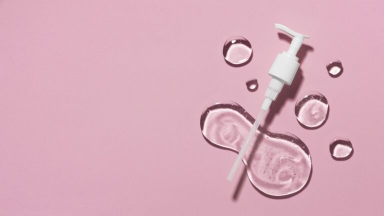 Silicone elastomer alternatives delivering blurring and matte soft-focus effects